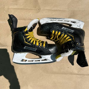 Intermediate Bauer Supreme 2S Hockey Skates Regular Width 6 (Used)