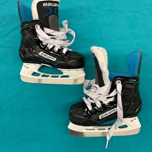 Youth Bauer XLP Hockey Skates | Size 7 (Used)