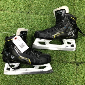 Intermediate CCM Super Tacks 9370 Hockey Goalie Skates Regular Width Size 4 (Used)