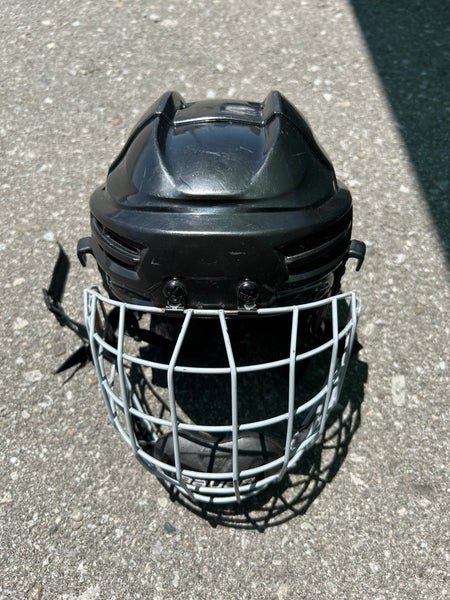 Black Youth Bauer Re-Akt Helmet (Used)
