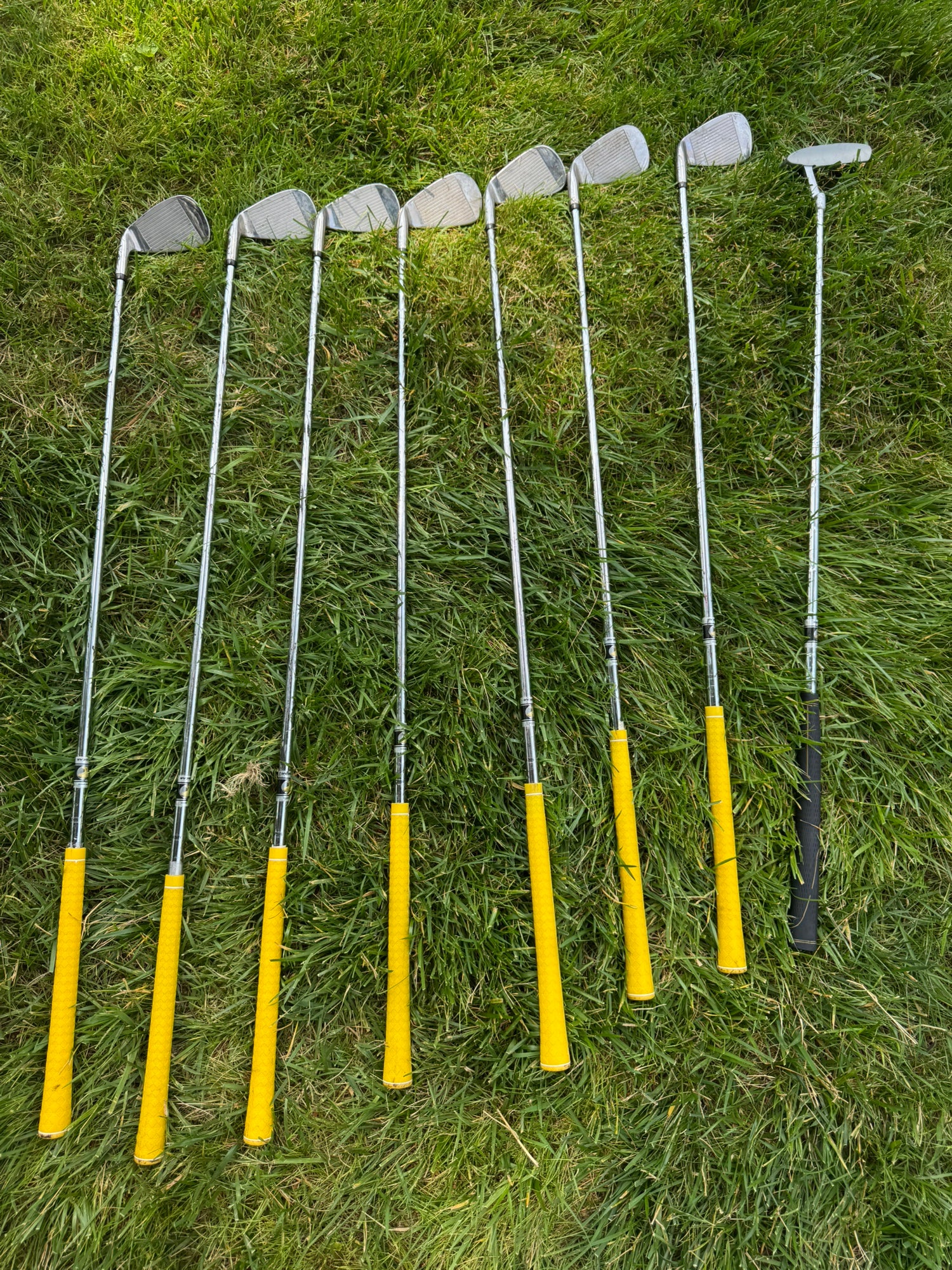 Golden Bear Mege 450 Complete Set Right Handed | SidelineSwap  display picture 1