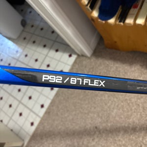 Senior Bauer Vapor Hyperlite 2 Right Handed Hockey Stick P92  (New)