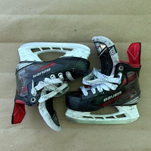 Youth Bauer Vapor X5 Pro Hockey Skates Regular Width 11.5 (Used)