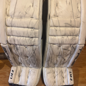 34" True L12.2 Goalie Leg Pads (Used)