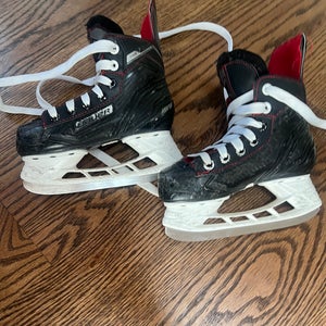 Youth 11 Bauer hockey ice skates