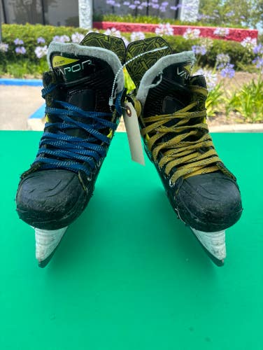 Junior Bauer Vapor 3X Hockey Skates | Size 2 Regular Width (D)