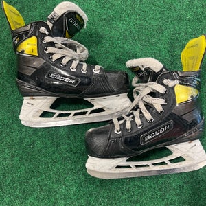 Youth Bauer Supreme 3S Pro Hockey Skates (Regular) | Size 13.5Y (Used)