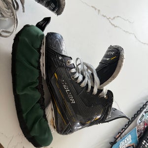 2023 Bauer Supreme M5 Pro Hockey Skates Regular Width (Used)