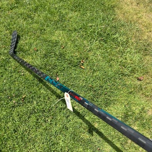 Junior CCM Vizion Hockey Stick Right Handed P29+1/4