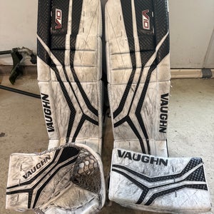 Vaughn V10, Intermediate, Regular - Glove And Blocker Set. Leg Pads Not Included In This Listing.