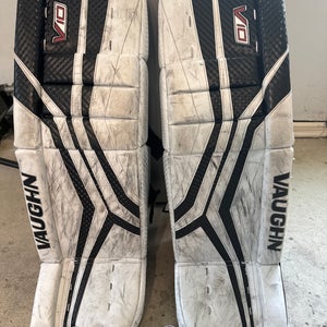 31"  Vaughn Velocity V10 Goalie Leg Pads  (Used)