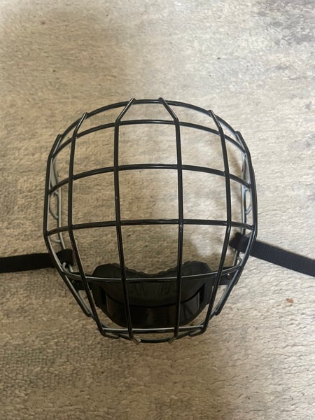 Used CCM FM580 Medium Oreo Cage