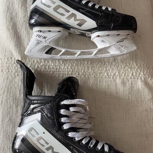2024 CCM JetSpeed FT6 Pro Hockey Skates Regular Width 10.5 (Used)