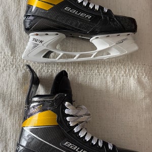 Bauer Supreme UltraSonic Hockey Skates Regular Width 10.5 (Used)
