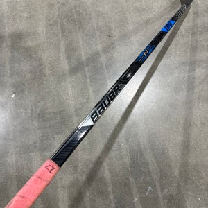 Junior Bauer Nexus 1N Hockey Stick Right Handed P88 (Used)