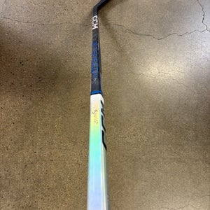 Intermediate CCM Jetspeed FT6 Pro Hockey Stick Right Handed P28 (Used)