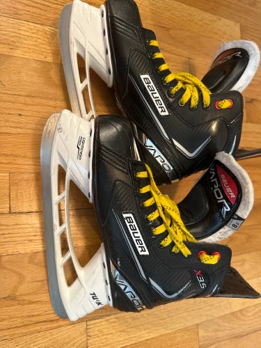 Bauer Vapor 3X Pro Hockey Skates Regular Width 8.5 (Used)