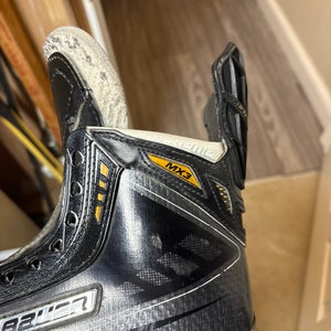 Bauer Supreme MX3 Hockey Skates Regular Width Pro Stock 9.5 (Used)