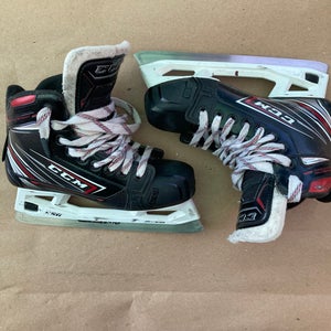 Junior CCM Jetspeed FT480 Hockey Goalie Skates Regular Width Size 3.5 (Used)