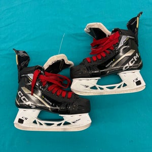 Intermediate CCM AS-580 Hockey Skates | Size 4.5 (Used)