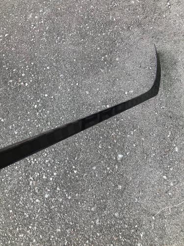 PRO Hockey Stick P1088 | Senior RH Pro Stock