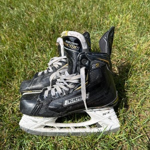 2018 Bauer Supreme 2S Hockey Skates Regular Width   8 (Used)