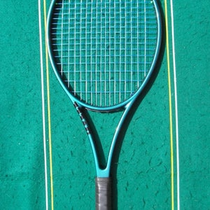 Wilson H22 Pro Stock with Blade Pro V9 98 PJ 325g 320mm Strung 16x19 4 3/8 MINT
