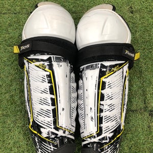 Junior CCM Tacks Classic Pro Shin Pads 11" (Used)
