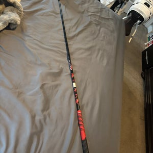 Men's TaylorMade Stealth 2 HD Right Handed Driver Stiff Flex 10.5 Loft (Used)