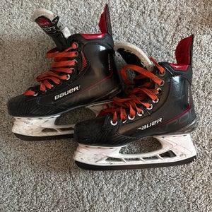 Bauer Vapor X Velocity Hockey Skates Size 5 (Used)