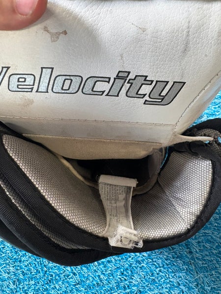 Junior Vaughn Velocity 7200 Goalie Blocker Regular (Used)
