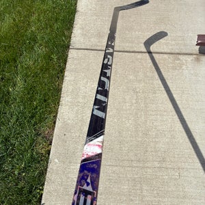 Senior Easton S17 Right Handed Hockey Stick Mid Pattern (Used)