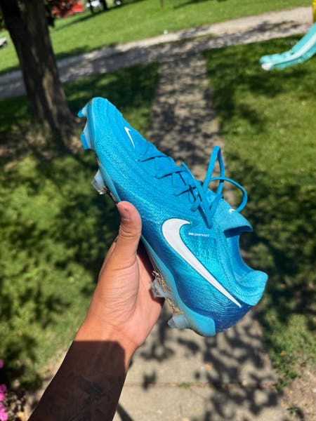 soccer cleats nike hypervenom soldes