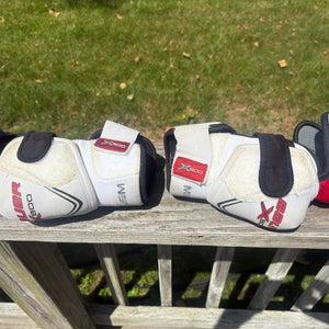 Senior Medium Bauer Vapor x800 lite Elbow Pads (Used)