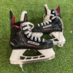 Junior Bauer NSX Hockey Skates Regular Width Size 1 (Used)