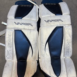 31" Intermediate Bauer Vapor XXX Pro Goalie Leg Pads (Used)