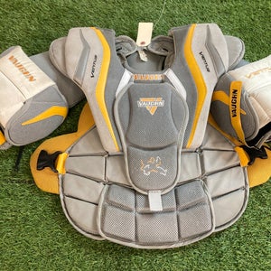 Intermediate Medium Vaughn Ventus Goalie Chest Protector (Used)