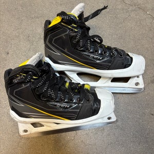 Junior CCM Tacks 6092 Hockey Goalie Skates Regular Width Size 3.5 (Used)