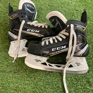 Intermediate CCM Tacks 9050 Hockey Skates Regular Width Size 5 (Used)