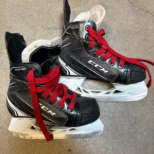 Youth CCM Tacks 9040 Hockey Skates Regular Width 12 (Used)