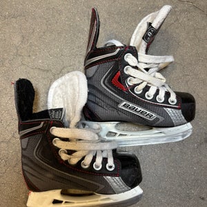Youth Bauer Vapor X30 Hockey Skates Regular Width 8 (Used)