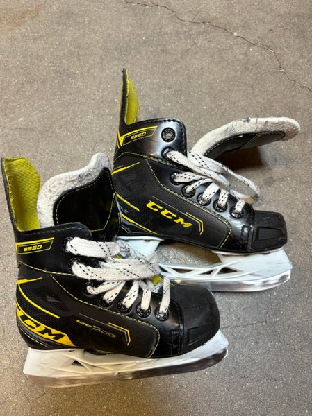 Youth CCM Super Tacks 9350 Hockey Skates Regular Width 10 (Used)