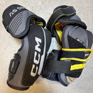Senior Medium CCM Tacks AS 580 Elbow Pads (Used)