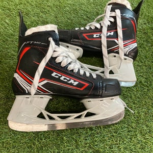 Intermediate CCM JetSpeed FT340 Hockey Skates Regular Width Size 4 (Used)