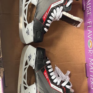 CCM JetSpeed 250 Hockey Skates Regular Width Size 2 (Used)