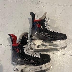 X5 Pro Hockey Skates Bauer Hockey Skates 6.5 (Used)
