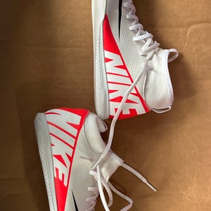 Youth Nike Indoor soccer shoes Size 3.5