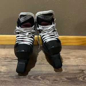 Bauer Vapor X700 Hockey Goalie Skates 6.5 (Used)