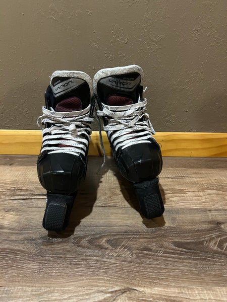 Bauer Vapor X700 Hockey Goalie Skates 6.5 (Used)