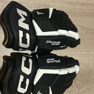 CCM Tacks 200 Gloves 14"  (Used)